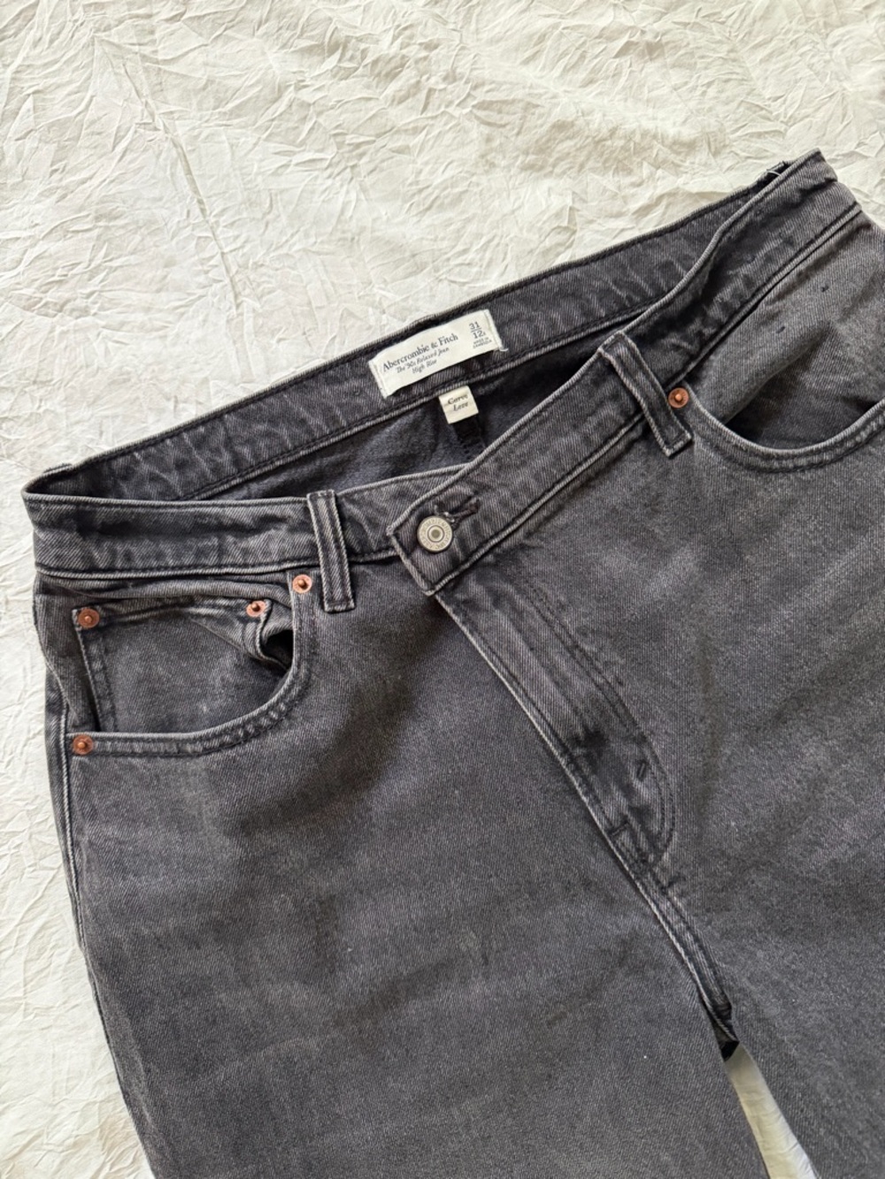NWT Abercrombie & Fitch - “The ‘90s Relaxed Jeans” - High Rise - black jeans
